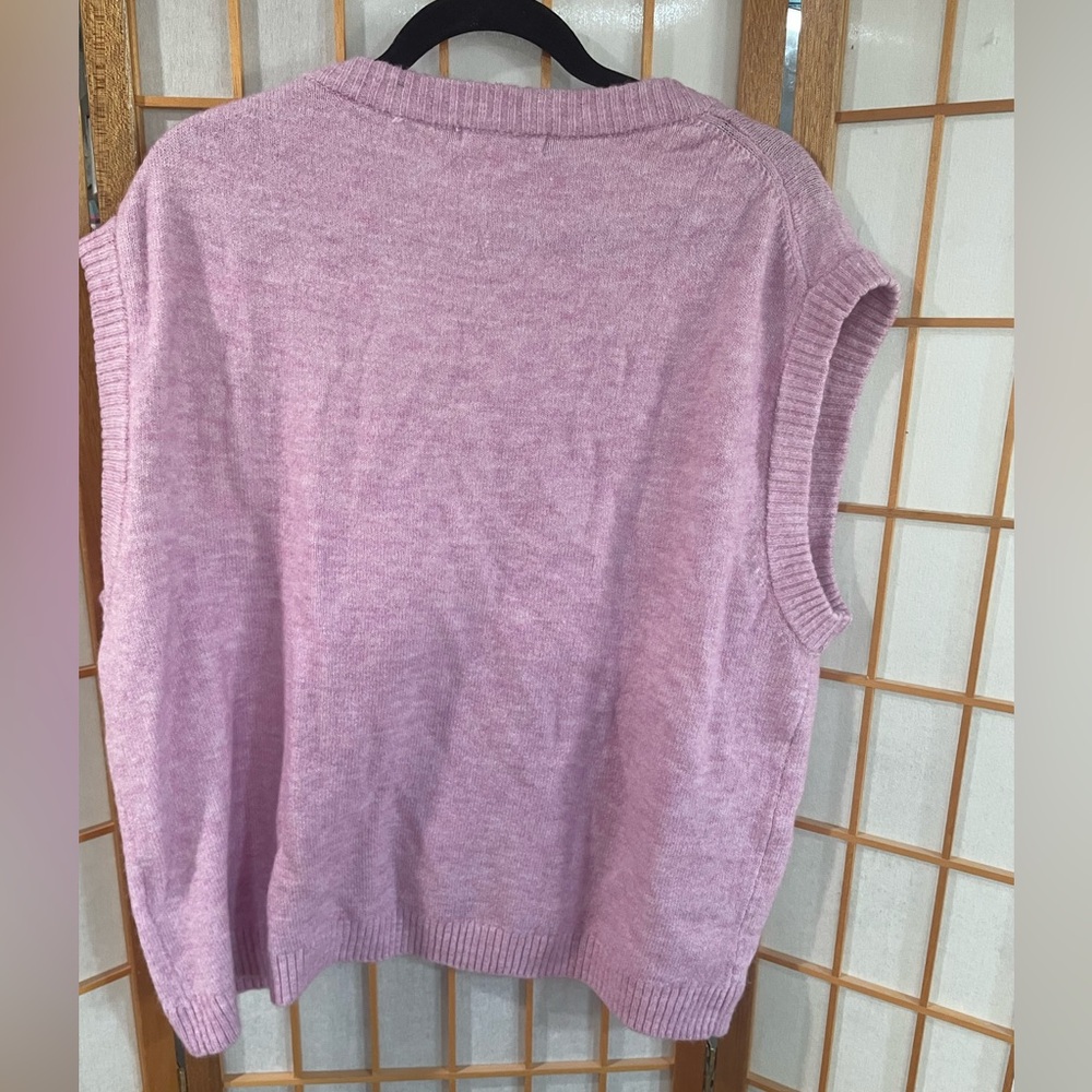 H&M Lavender V-Neck Sweater Vest - Picture 2 of 3